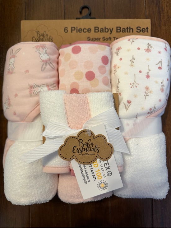Baby Essentials Other - Baby Essentials Hooded Towels & Washcloth Set - Pink, White, Cream Baby Bath Set